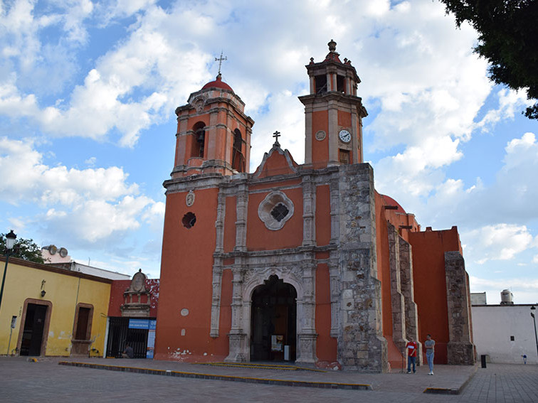 San Juan de Dios: Historia, Tradición y las Mejores Nieves de León