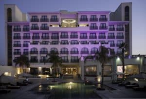 Alberca Noche 1 300x203