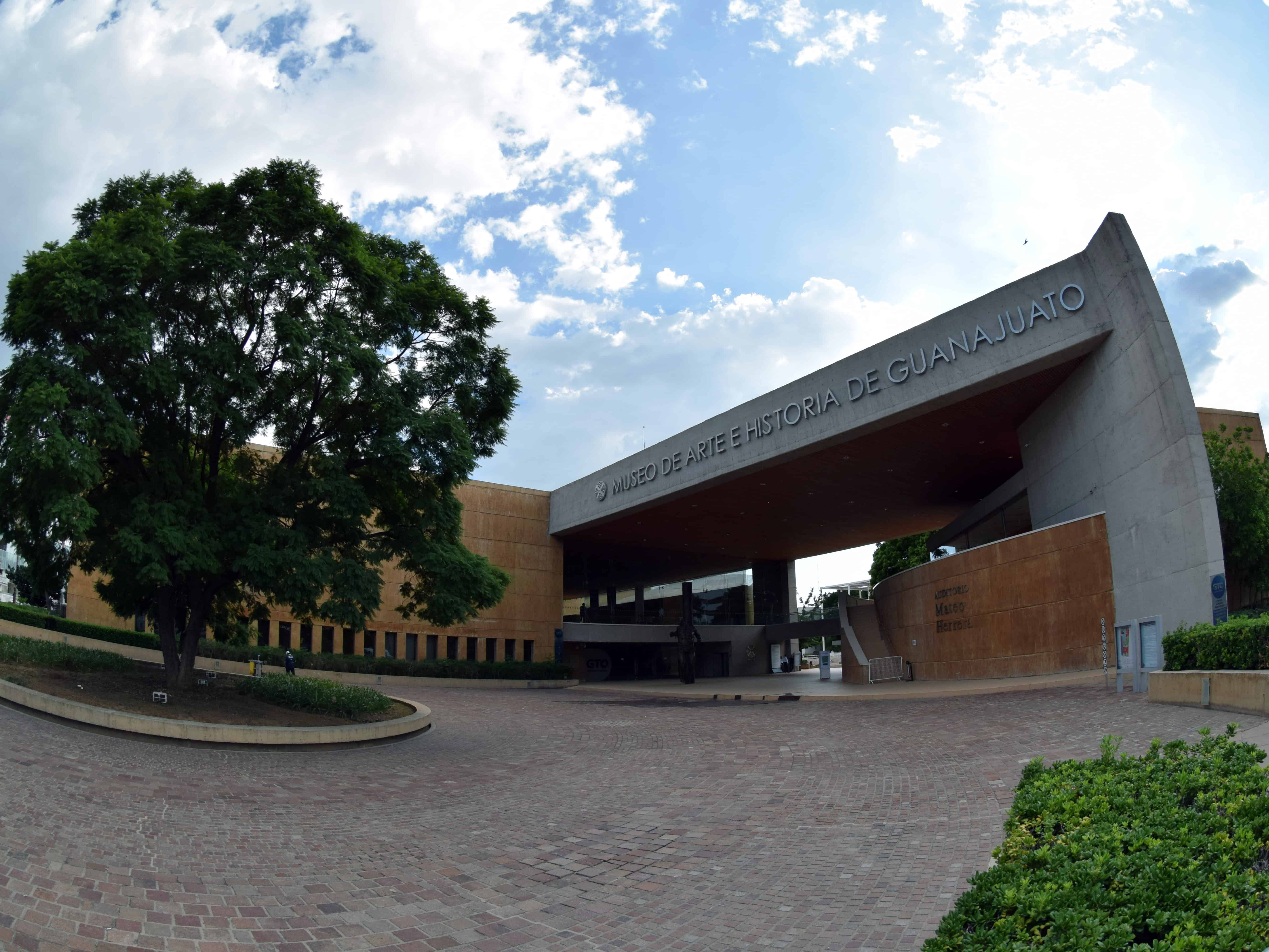 Museo de la Historia de Guanajuato, entrada moderna y arquitectónica en el centro de la ciudad, ideal para aprender sobre la.