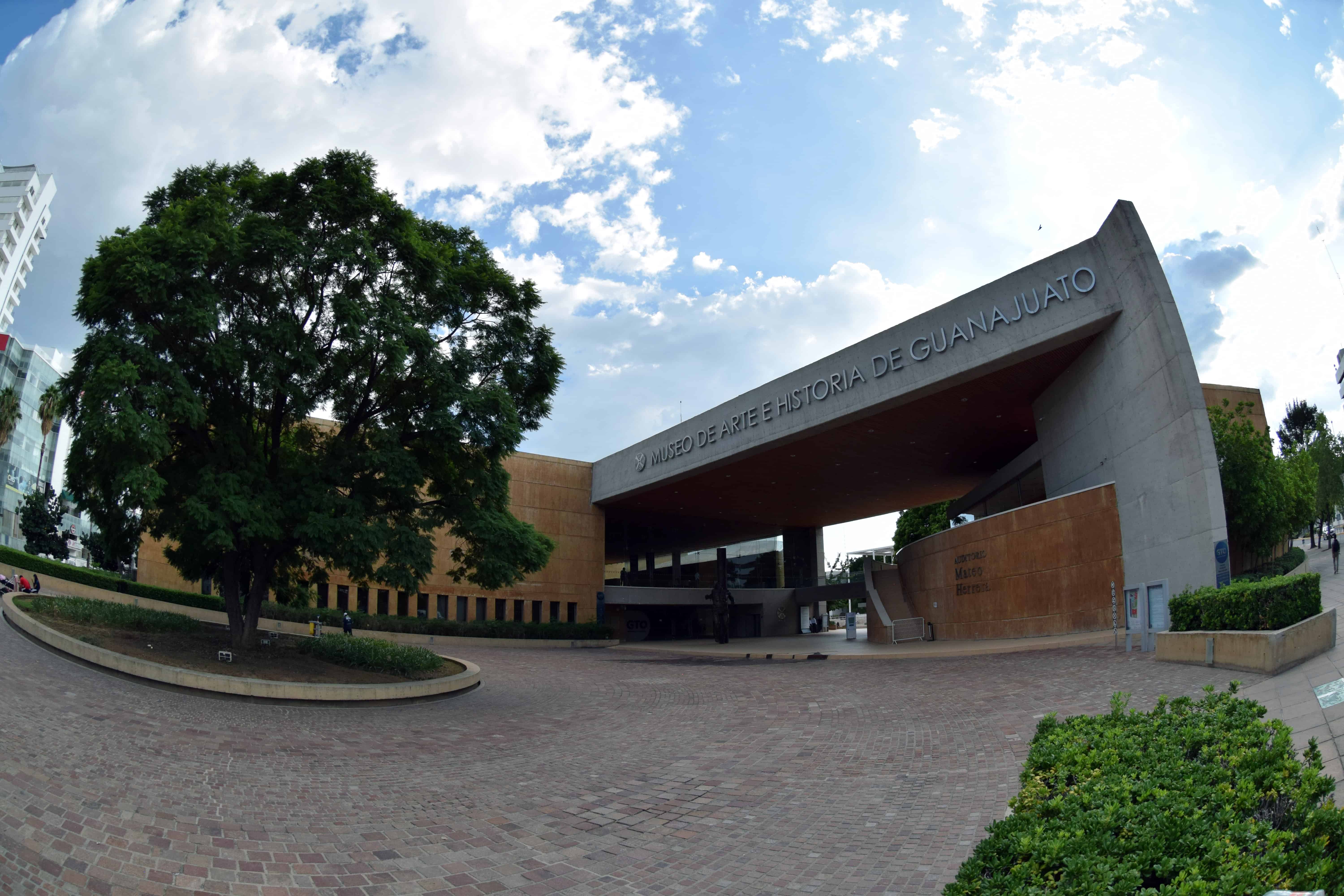 Museo de la Historia de Guanajuato, entrada moderna y arquitectónica en el centro de la ciudad, ideal para aprender sobre la.