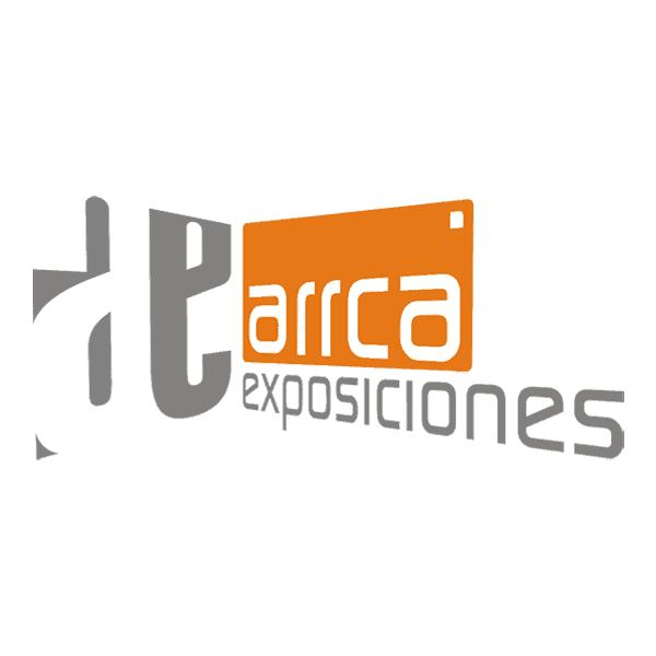 Exposición de arte en León, México, con obras modernas y tradicionales en un espacio cultural destacado.