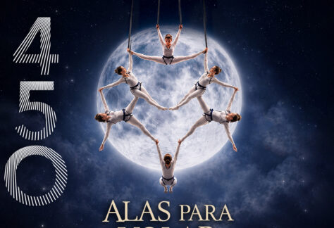 Espectacular show de acróbatas en el cielo con alas en León, México, durante el evento Alas para Volar 450.