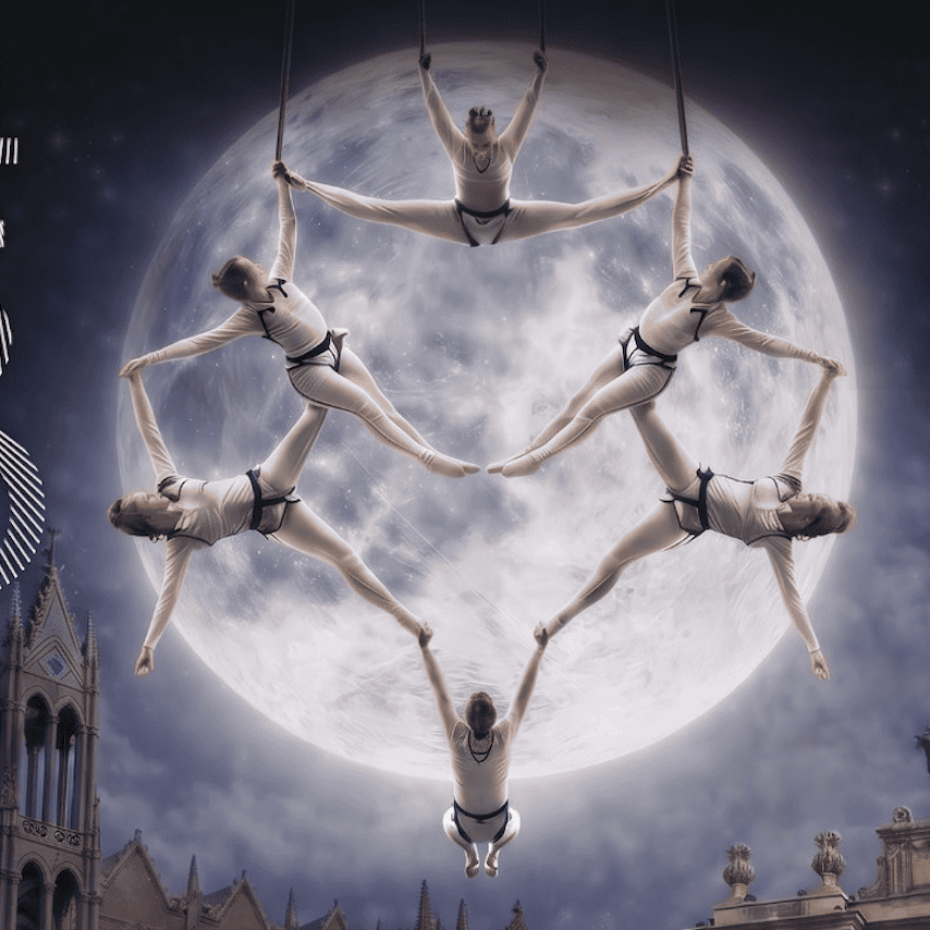 Sky acrobatics show with the moon in the background, celebrating León's culture and pride on its 450th anniversary.
