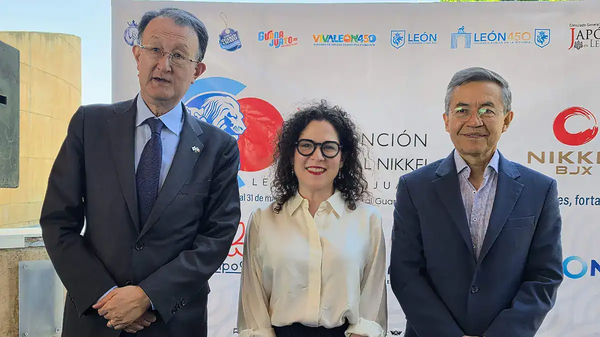 L&iacute;deres en turismo en Le&oacute;n, M&eacute;xico, participando en evento internacional de promoci&oacute;n tur&iacute;stica.