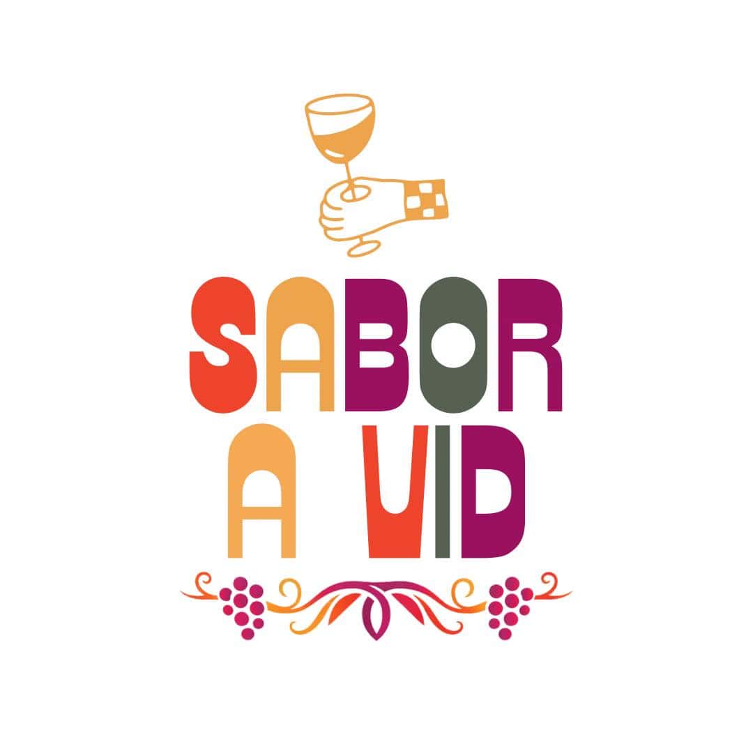 Imagen que muestra un logo colorido con la frase "Sabor a Vida" y una copa de vino, representando la cultura y gastronomía de.