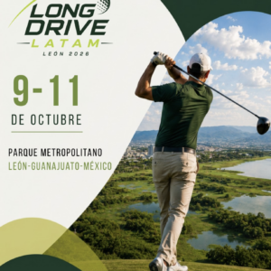 Golfista en acción en el Campeonato Long Drive LATAM 2026 en León, Guanajuato, México, con paisaje natural y cielo despejado.