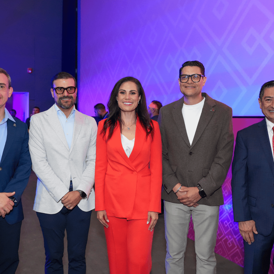Grupo de expertos en ciencia y tecnología en León, Guanajuato, en evento internacional con especialistas de 24 países.