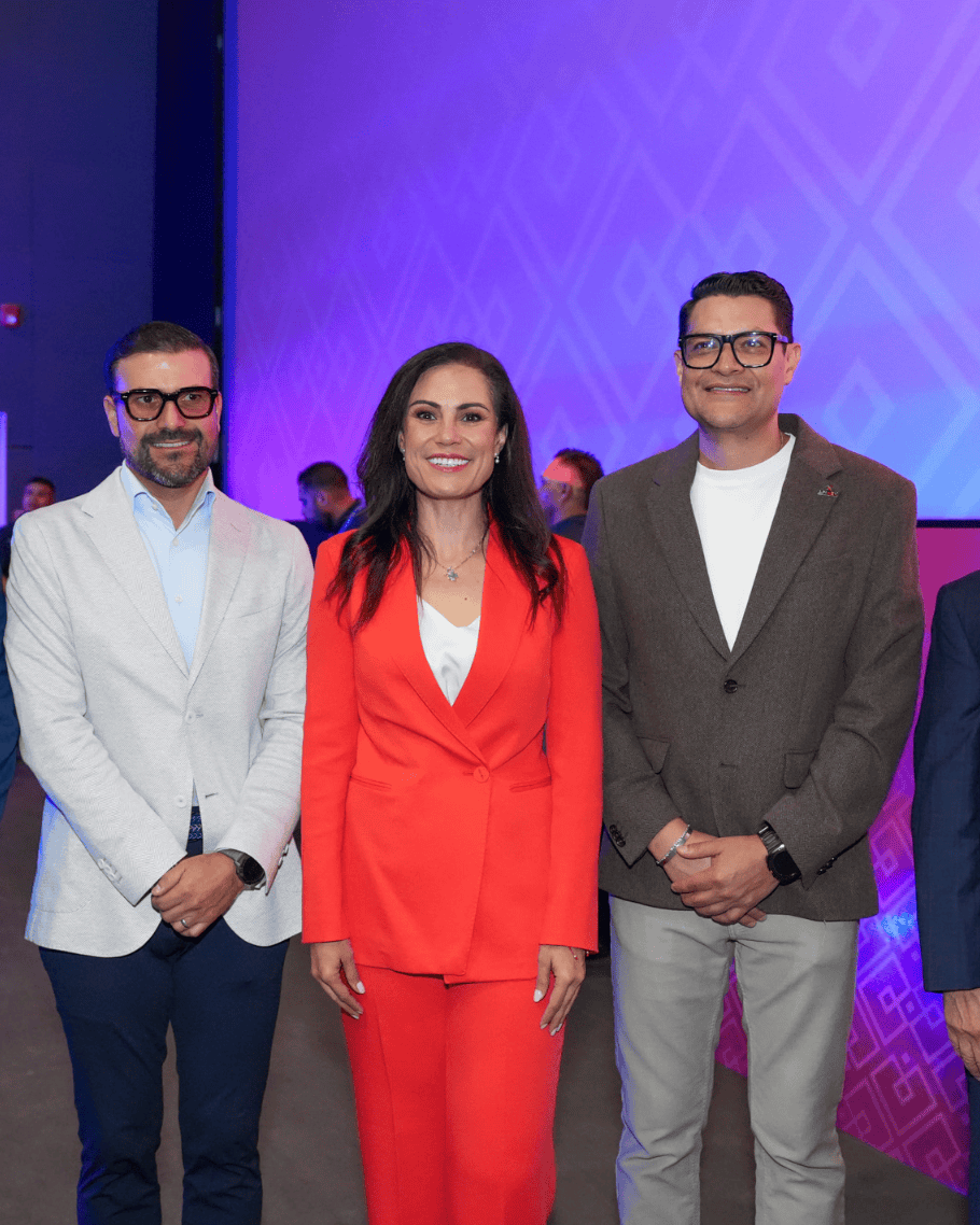 Grupo de expertos en ciencia y tecnología en León, Guanajuato, en evento internacional con especialistas de 24 países.