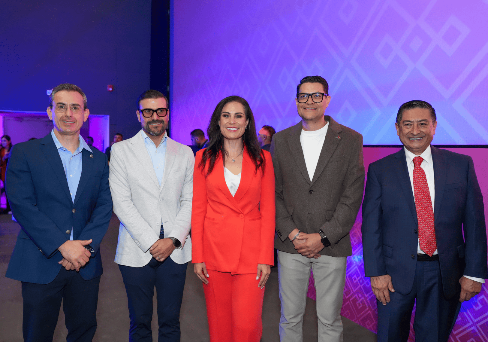 Grupo de expertos en ciencia y tecnología en León, Guanajuato, en evento internacional con especialistas de 24 países.