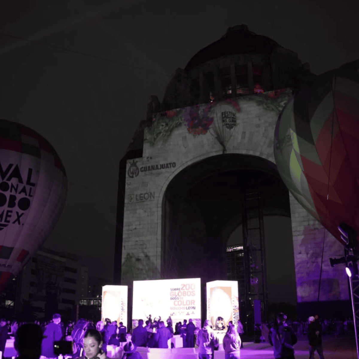 Globos aerostáticos en León Guanajuato durante el Festival Internacional del Globo, evento turístico destacado en México.