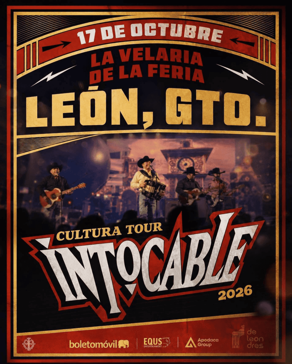 Concierto en Le&oacute;n, Guanajuato, con m&uacute;sicos en escenario en la feria del 17 de octubre.