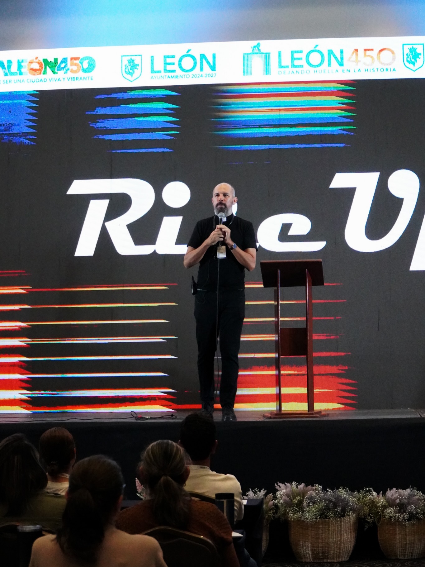 🦁✨ #León recibe a las y los participantes de @riseuprc 41 –…