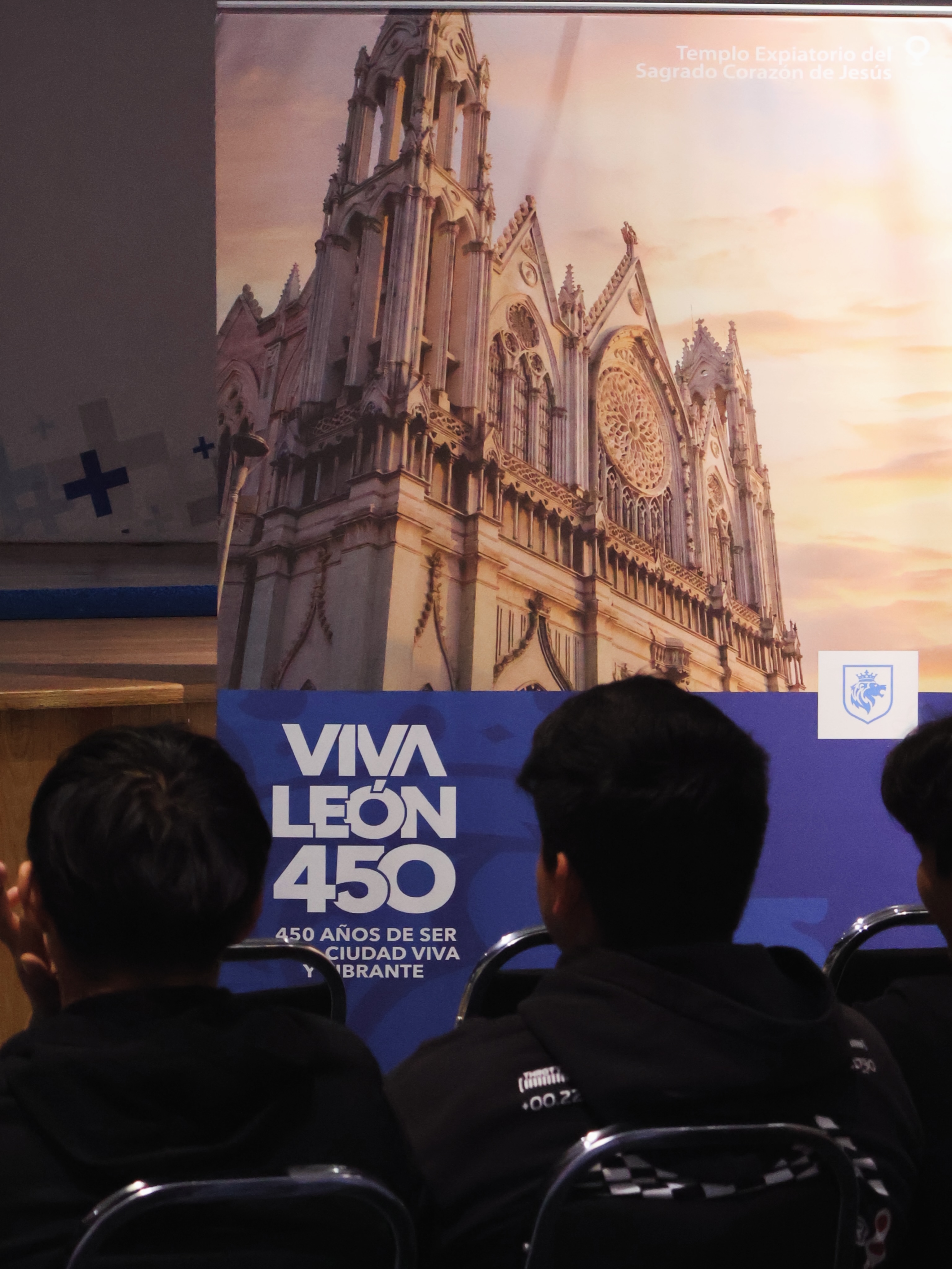 🌎🦁 El crecimiento turístico también nos invita a reflexionar sobre la manera…