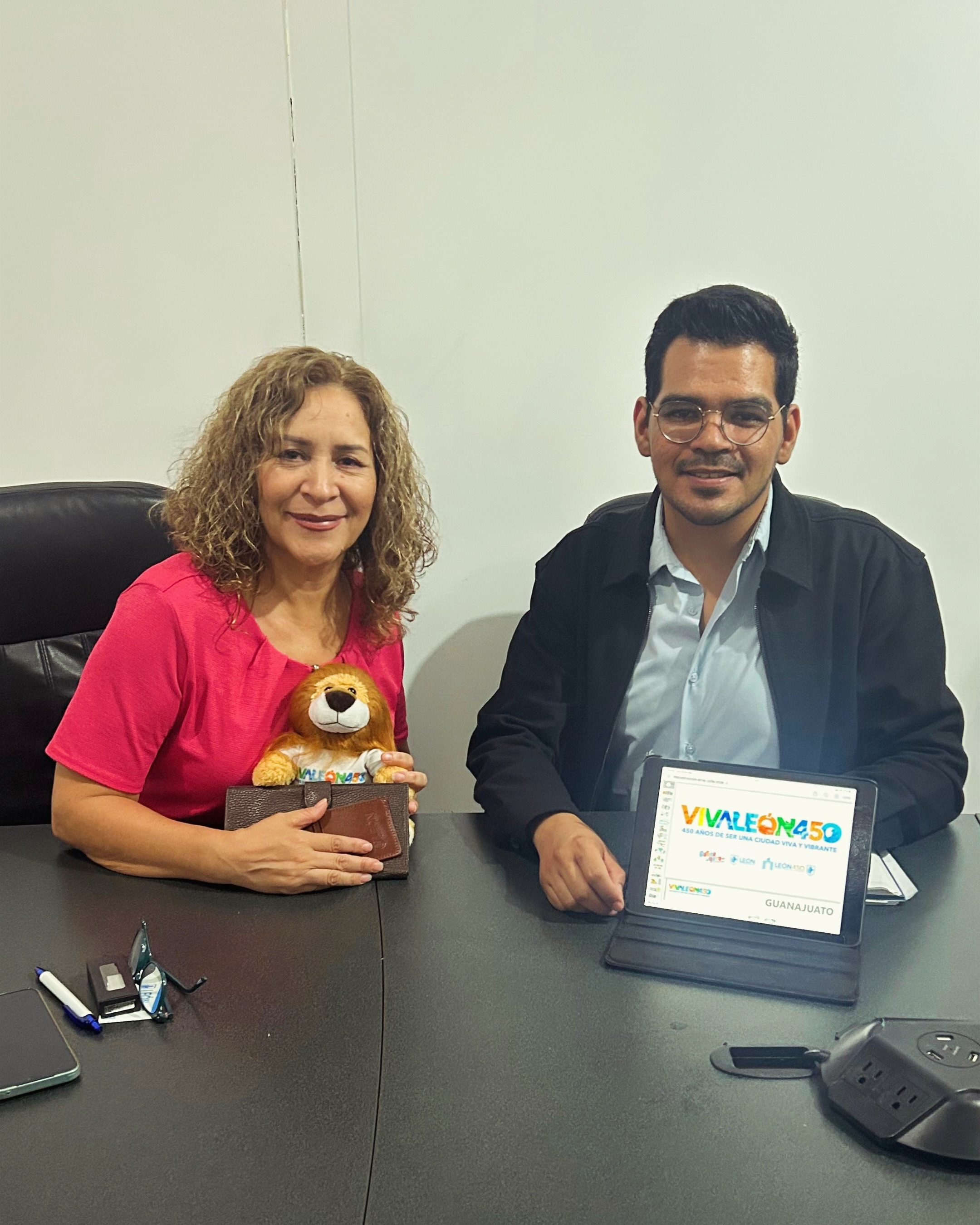 #León continúa fortaleciendo el trabajo al sostener encuentros de negocios en Monterrey…