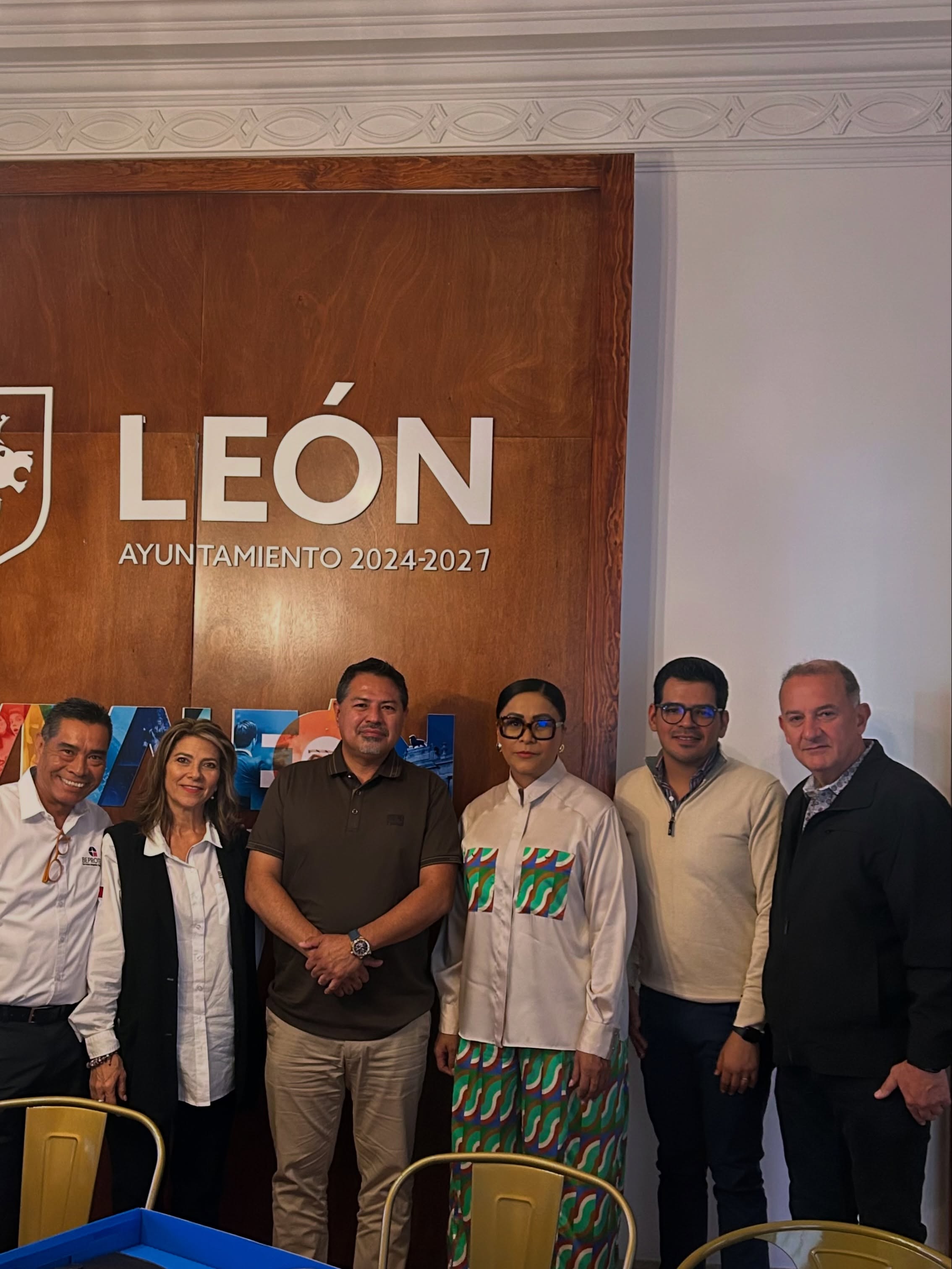 Un gusto recibir en León a representantes de la Iglesia Apostólica de…